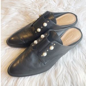 SCHUTZ Black leather mules with pearls Sz 8B